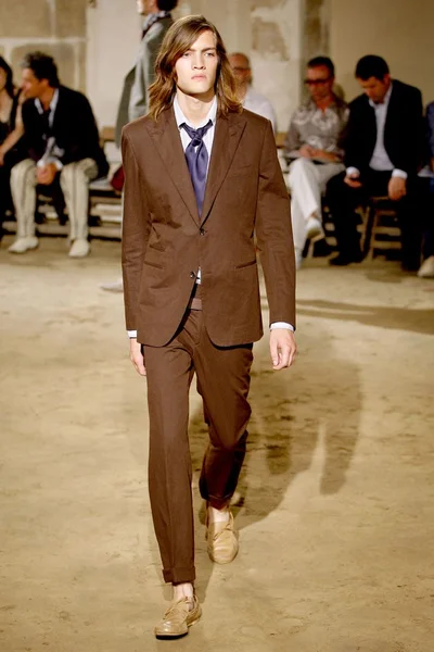 Look 5